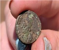  اكتشاف عملة معدنية عمرها 1700 عام مخصصة للقسطنطينية في إنجلترا