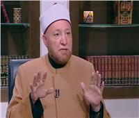 هل تجوز الصلاة بملابس عليها دم؟.. أمين الفتوى يوضح الحكم