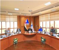مجلس عمداء جامعة كفر الشيخ يناقش الارتقاء بالتصنيفات العالمية ودعم الأنشطة