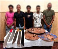 ضبط 5 أشخاص ظهروا في فيديو شاهرين أسلحة بيضاء بالإسكندرية
