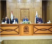 محافظ قنا: تكثيف جهود الانتهاء من إجراءات طلبات المواطنين بملف التقنين 
