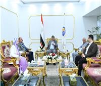 محافظ قنا يبحث إعداد خطة لتنمية القرى الأكثر احتياجًا