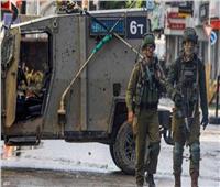الاحتلال الإسرائيلي يعتقل ما لا يقل عن 13 فلسطينيا من الضفة الغربية