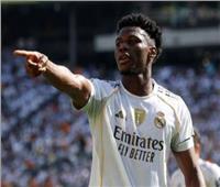 ريال مدريد يبدي موافقته على رحيل نجم الفريق لعملاق الدوري الإنجليزي