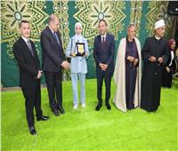 محافظ المنوفية يكرم أوائل الشهادة الإعدادية العامة والأزهرية ويهديهم دروع تذكارية
