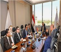 وزير التموين يتابع مع رئيس شعبة المخابز استعدادات تطبيق منظومة الخصم المباشر