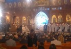 محلب والعصار يصلان الكاتدرائية لتهنئة البابا تواضروس بقداس القيامة
