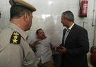 مدير أمن سوهاج يزور المصابين من قوات تأمين المطار بالمستشفى العام