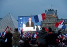 آلاف الفرنسيين في ساحة اللوفر بباريس للاحتفال بفوز ماكرون بالرئاسة