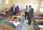 محافظ المنيا يتابع لجان امتحانات الشهادة الابتدائية بمركز سمالوط