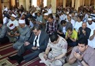 محافظ الفيوم يؤدى صلاة الجمعة الأخيرة من رمضان بمسجد ناصر