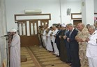 محافظ السويس يتلقى مطالب الأهالي عقب صلاة الجمعة