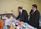 محافظ الفيوم يزور مرضي المستشفى العام لتقديم التهنئة بعيد الفطر المبارك 