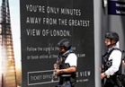 الشرطة البريطانية تفتش بناية في شرق لندن