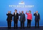 بالفيديو .. الرئيس الصيني يلتقط صورا تذكارية مع زعماء قمة بريكس