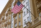 السفارة الأمريكية بموسكو تعلق إصدار تأشيرات غير الهجرة 