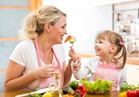 ٦ نصائح ذهبية لتغذية سليمة لطفلك