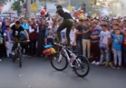 فيديو.. استعراض بالدراجات بميدان "مصطفى محمود " احتفالاً بالعيد